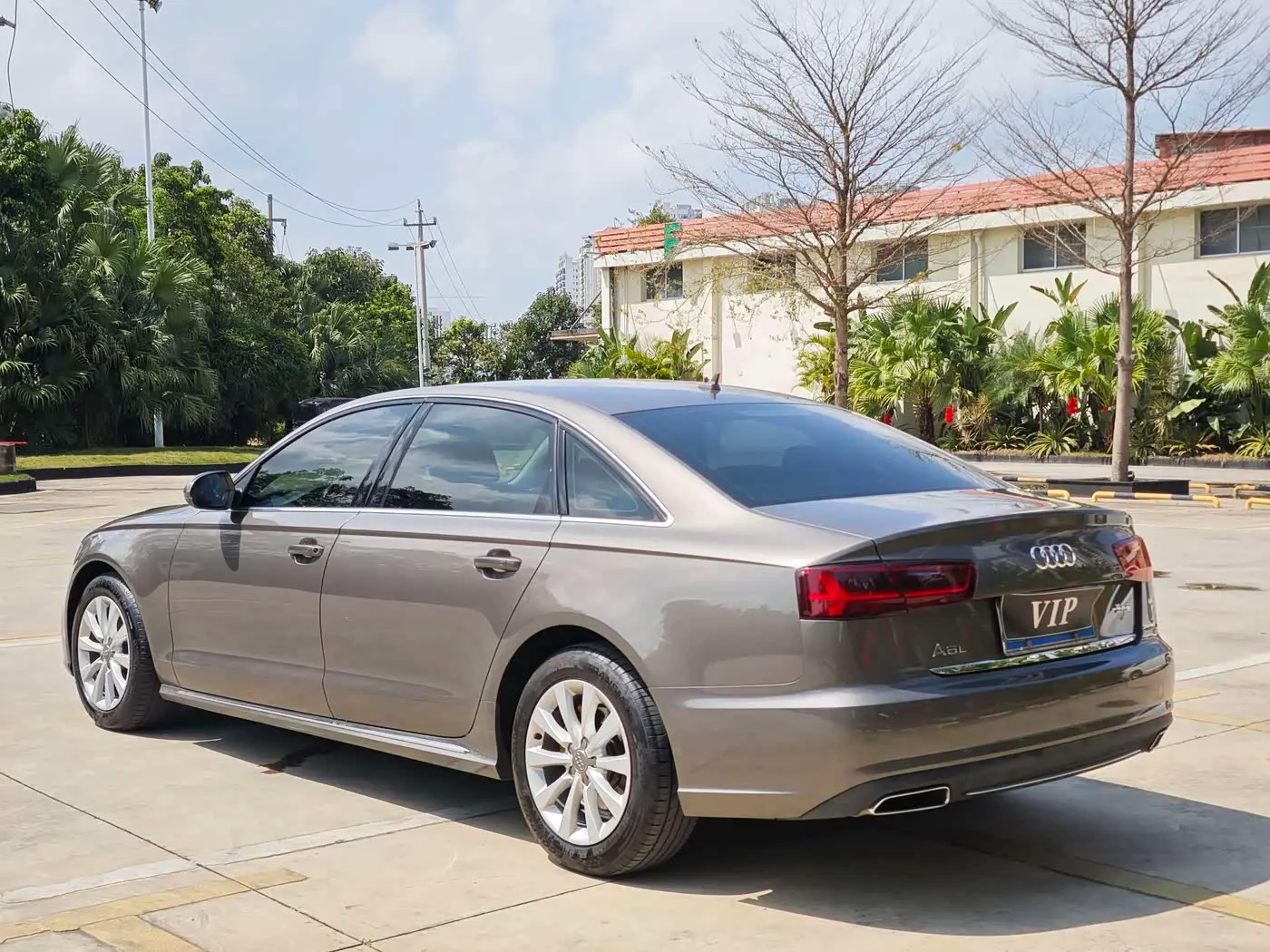 Audi A6L 2017 — Şəkil 5/16