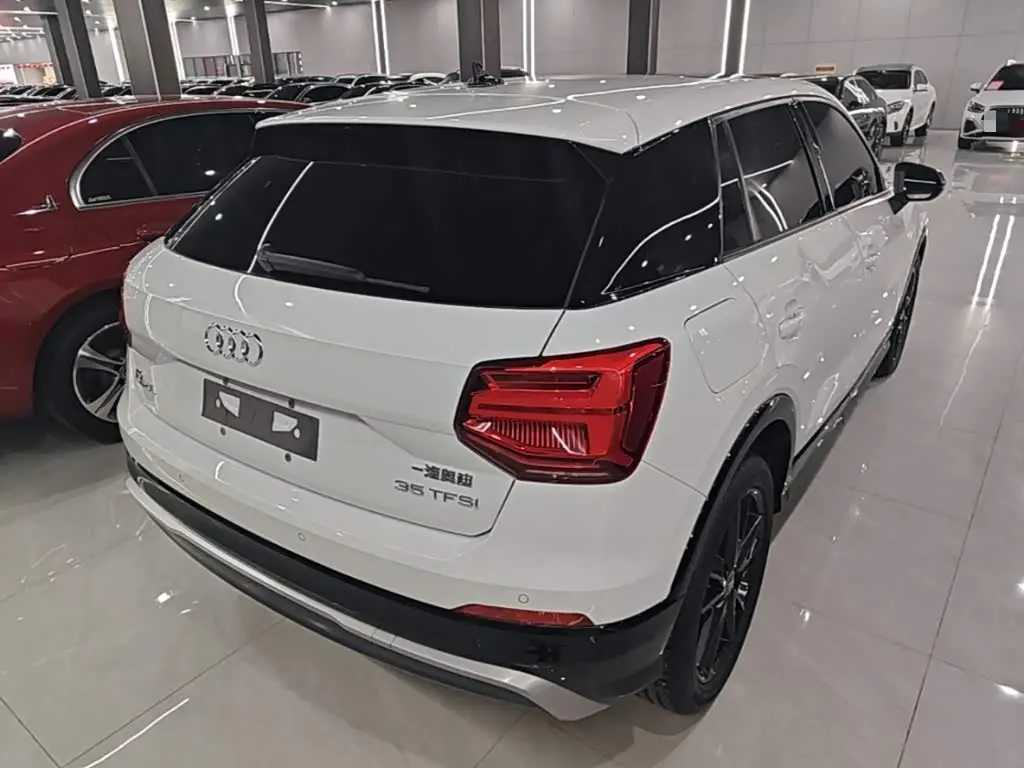 Audi Q2L 2020 — Фото 7/20