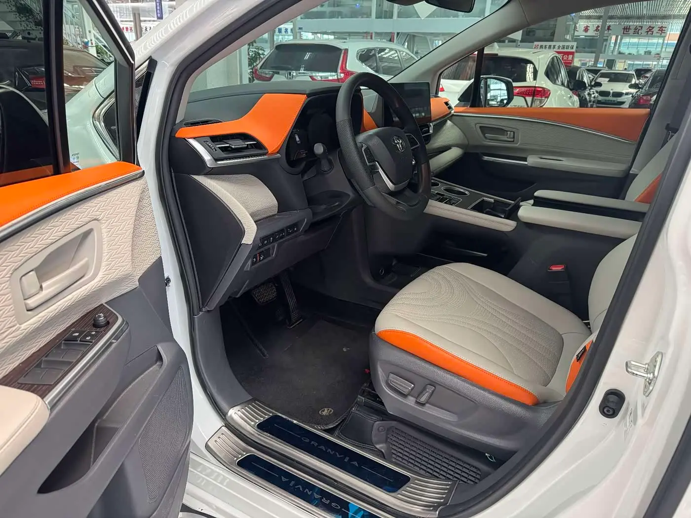 Toyota Granvia 2025 — Photo 7/11