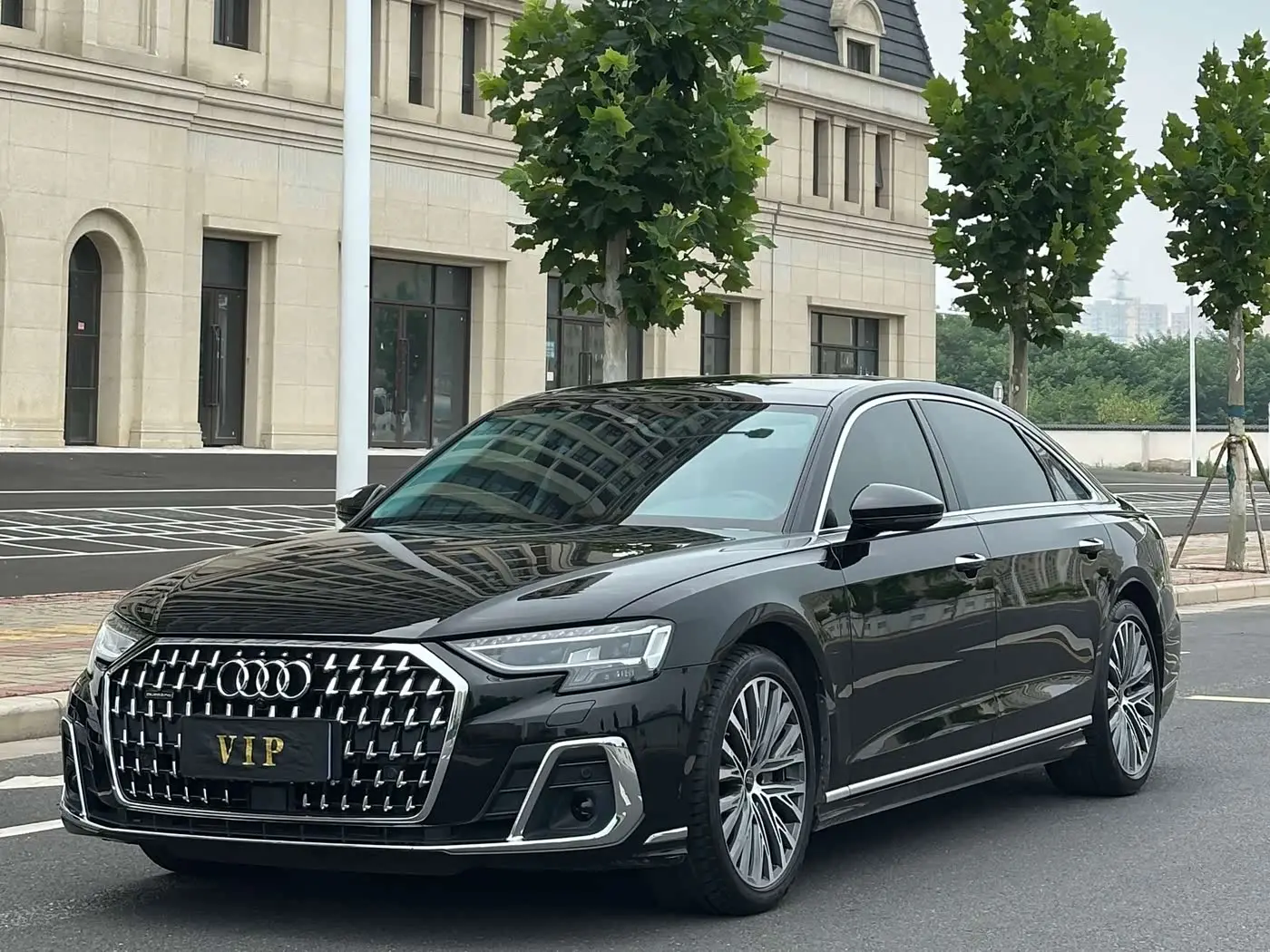 Audi A8 2024 — Фото 1/15