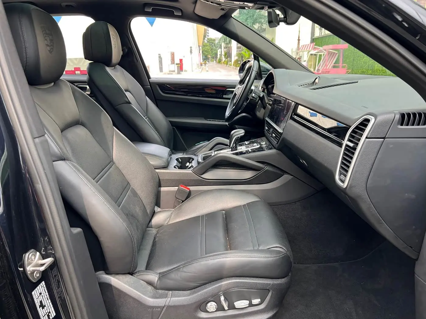 Porsche Cayenne 2018 — Photo 12/20