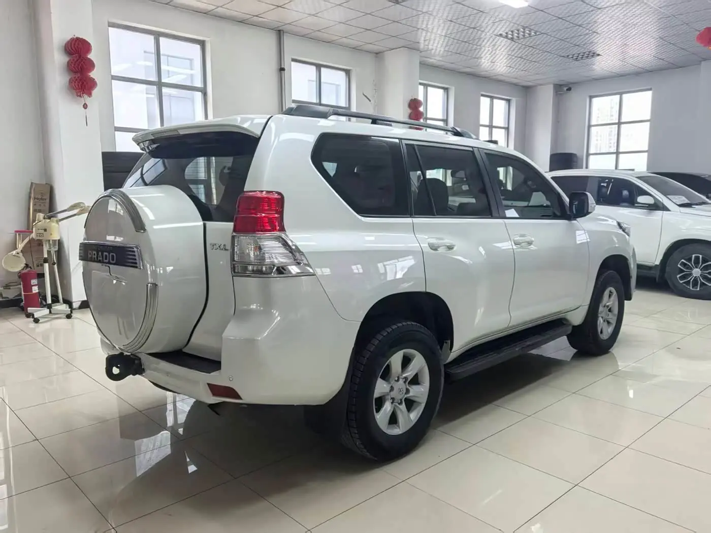 Toyota Prado 2012 — Photo 4/16