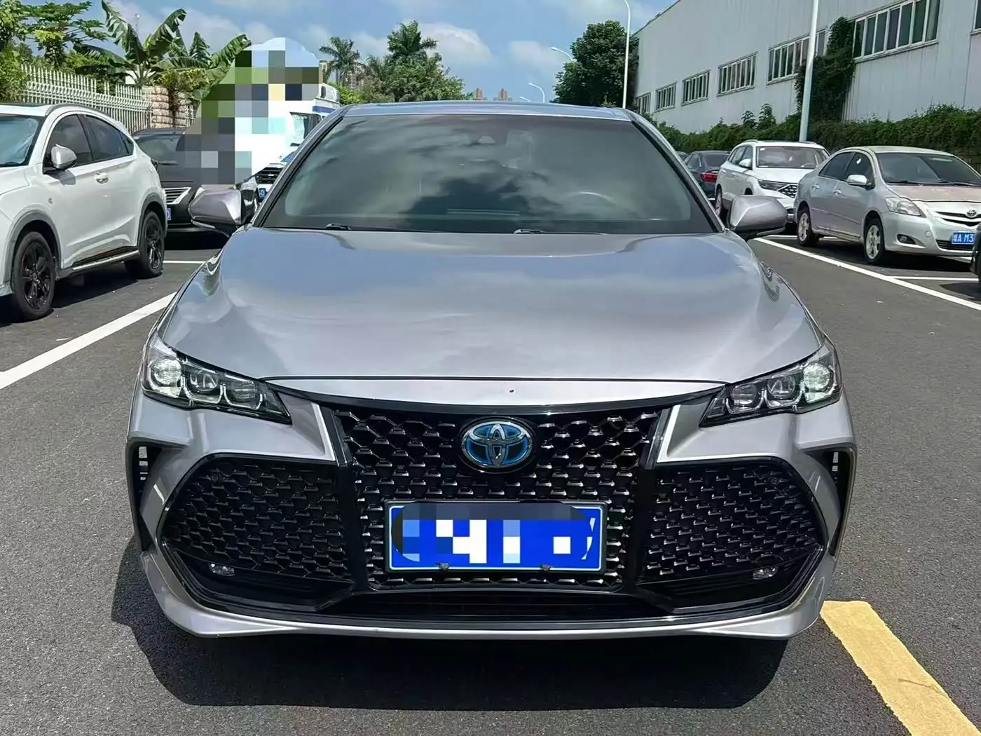 Toyota Avalon 2021 — Photo 2/9