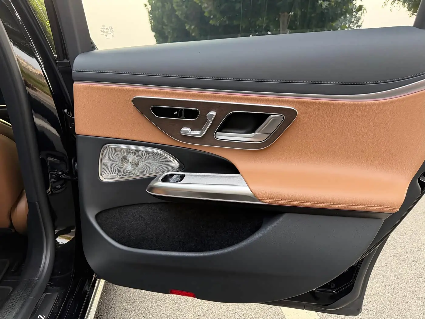 Mercedes-Benz E-Class 2025 — Фото 15/20