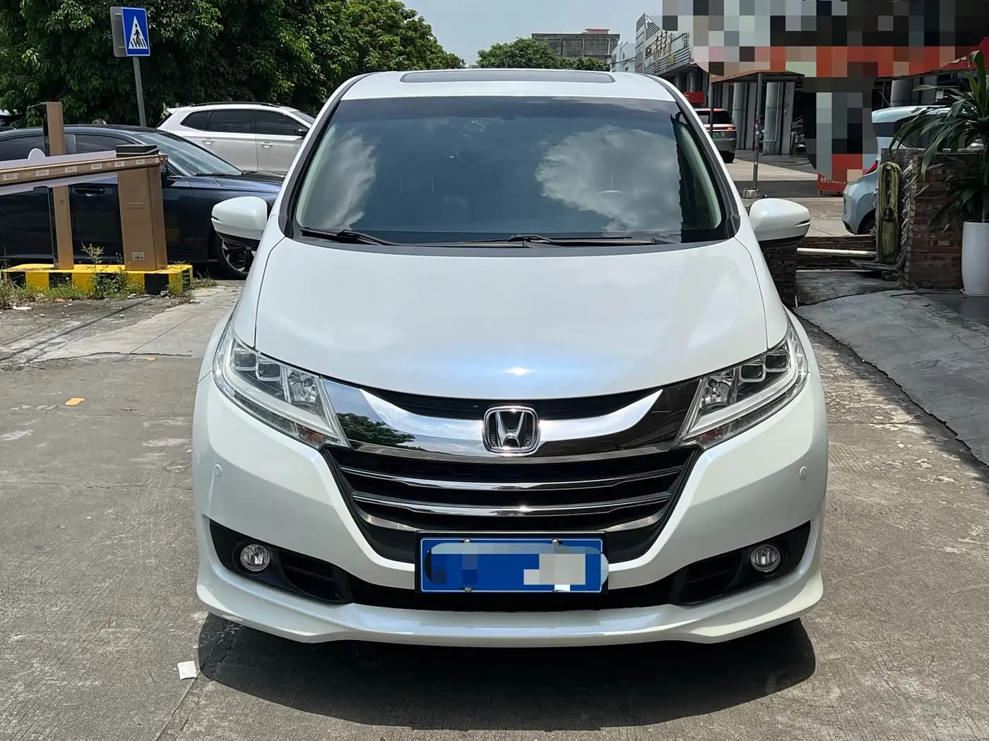 Honda Odyssey 2018 — Photo 2/16