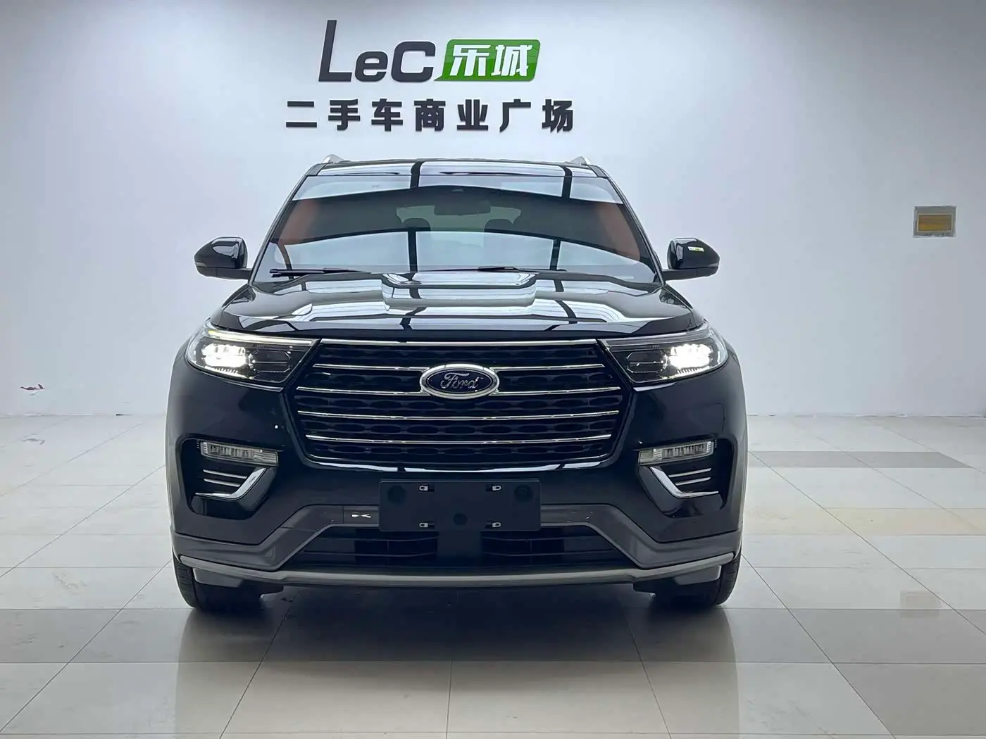 Ford Explorer 2021 — Фото 3/18