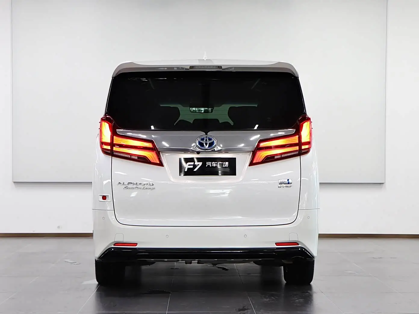 Toyota Alphard 2022 — Фото 5/20