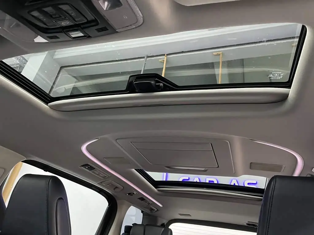 Toyota Vellfire 2023 — Photo 12/15