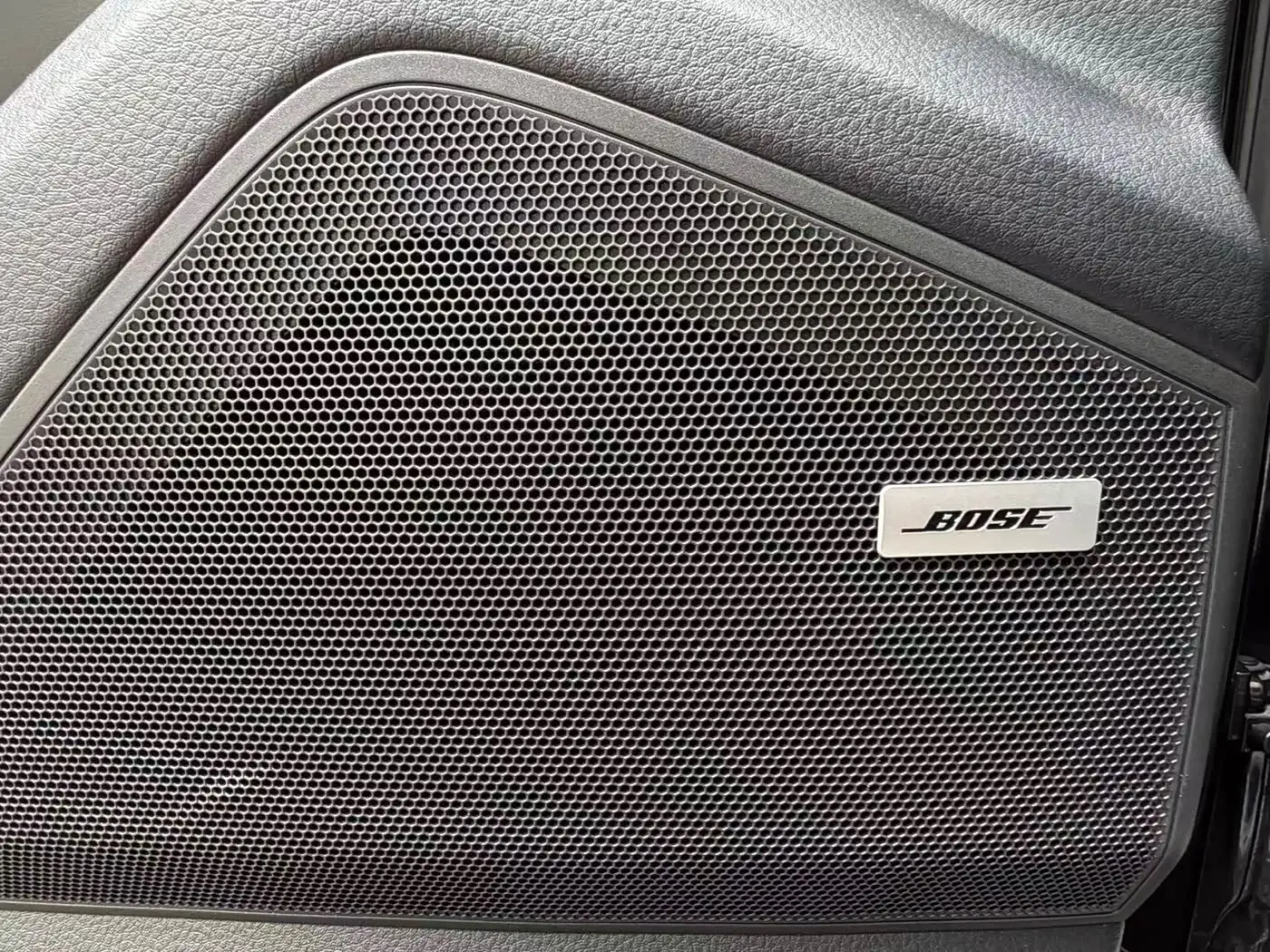 Porsche Cayenne 2020 — Photo 16/20