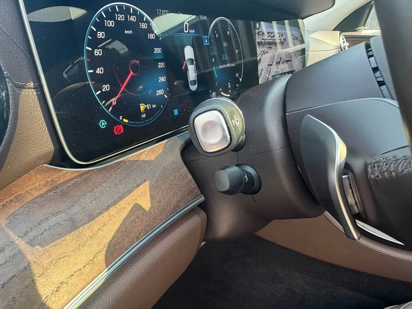 Mercedes-Benz E-Class 2022 — Photo 15/20
