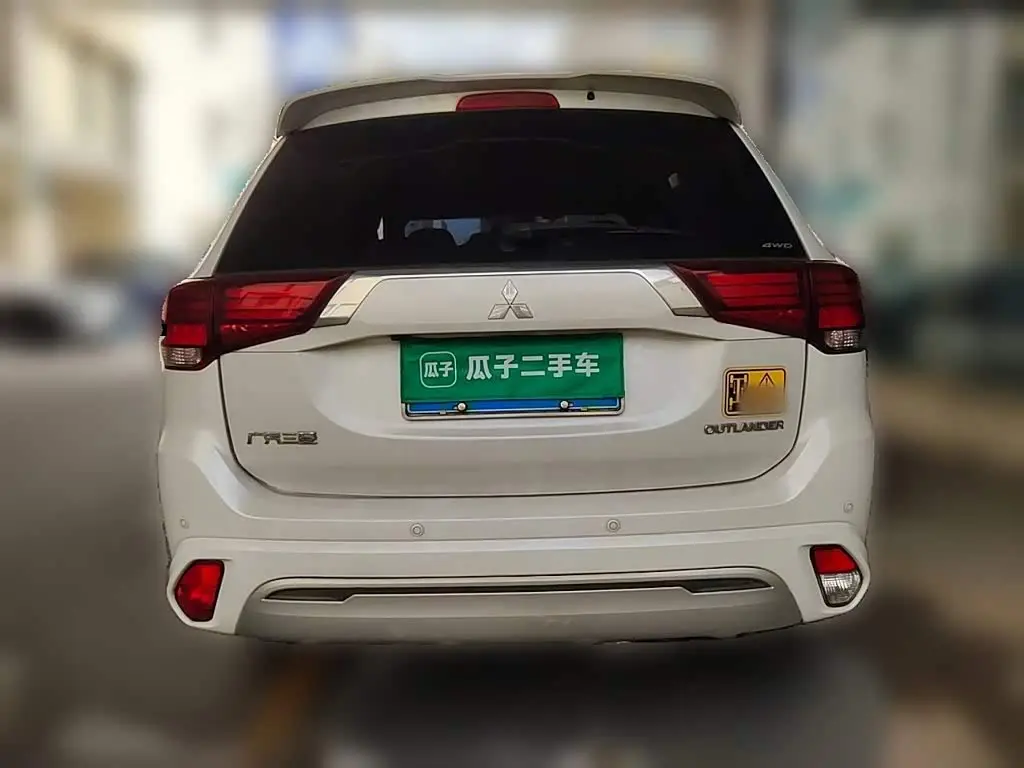 Mitsubishi Outlander 2021 — Şəkil 5/20