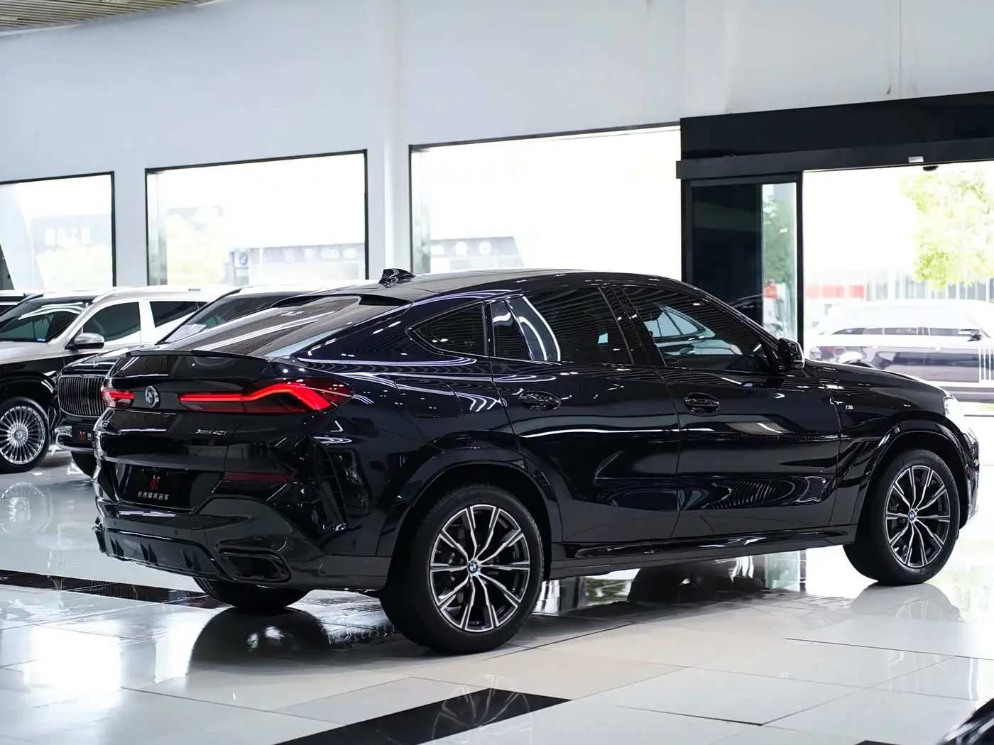 BMW X6 2020 — Photo 15/17