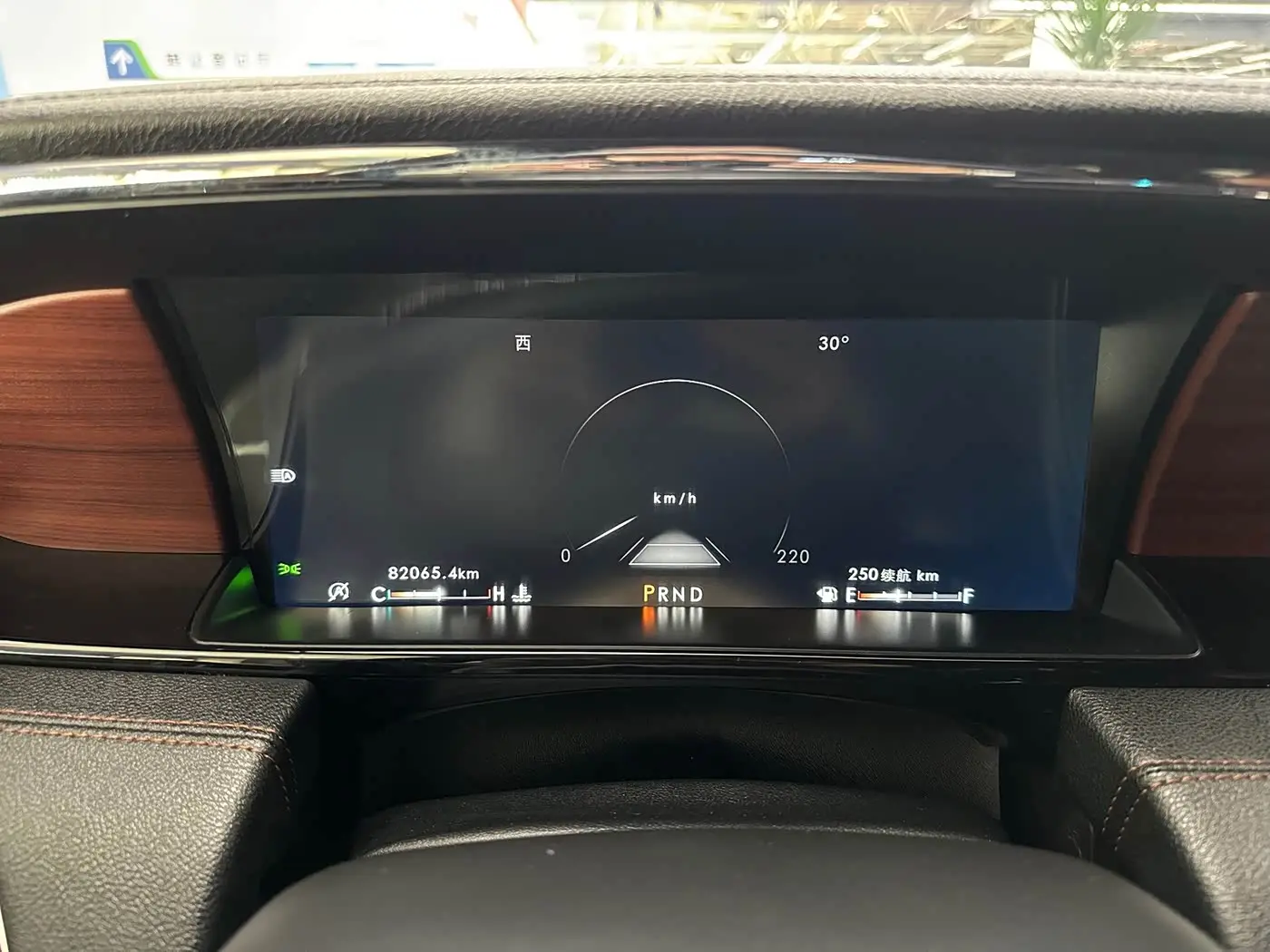 Lincoln Navigator 2021 — Photo 2/20