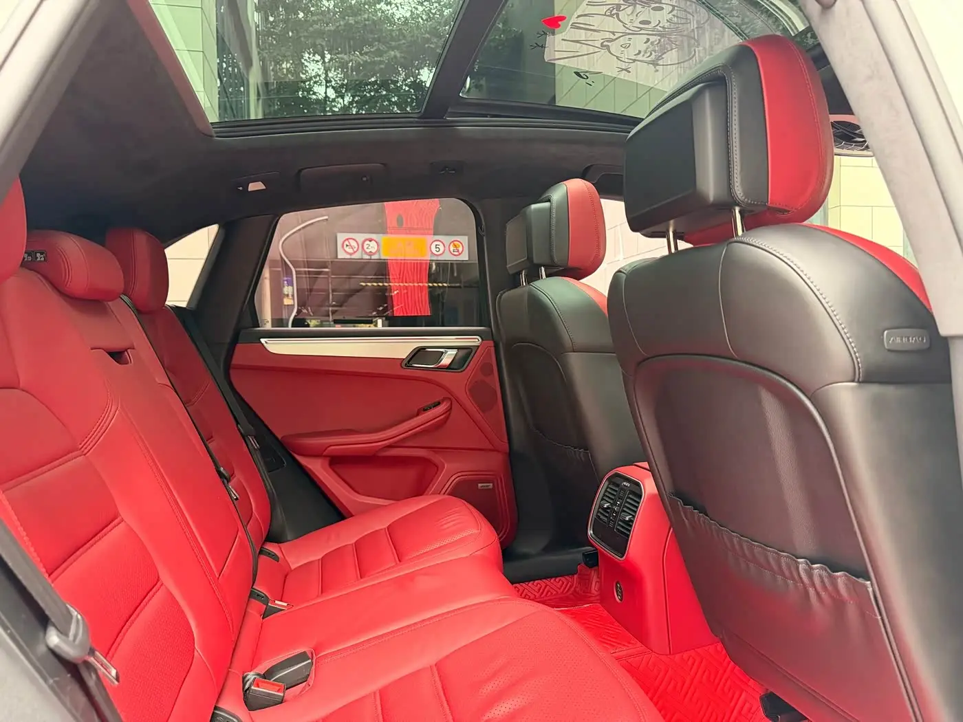 Porsche Macan 2017 — Photo 6/20