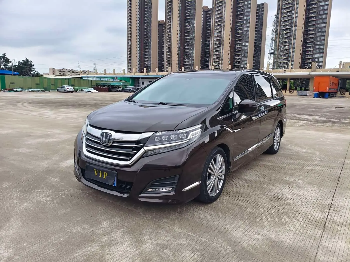 Honda Elysion 2017 — Photo 1/20