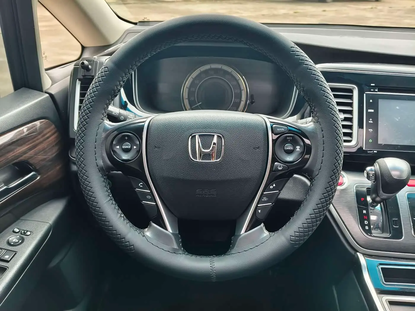 Honda Elysion 2017 — Photo 17/20