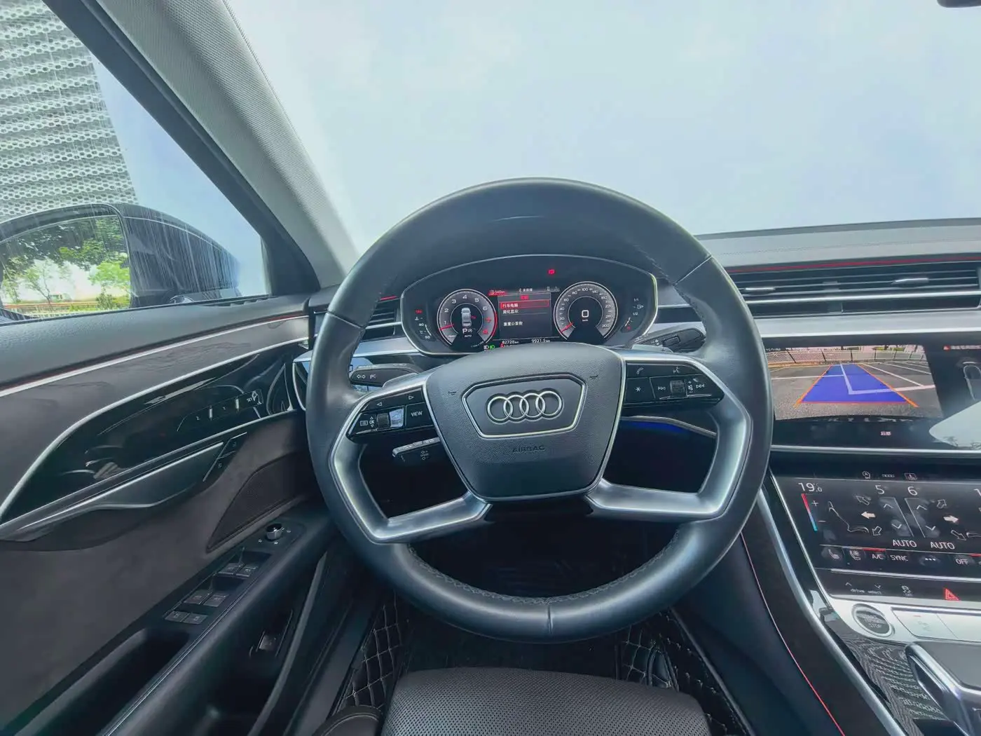 Audi A8 2022 — Photo 13/18