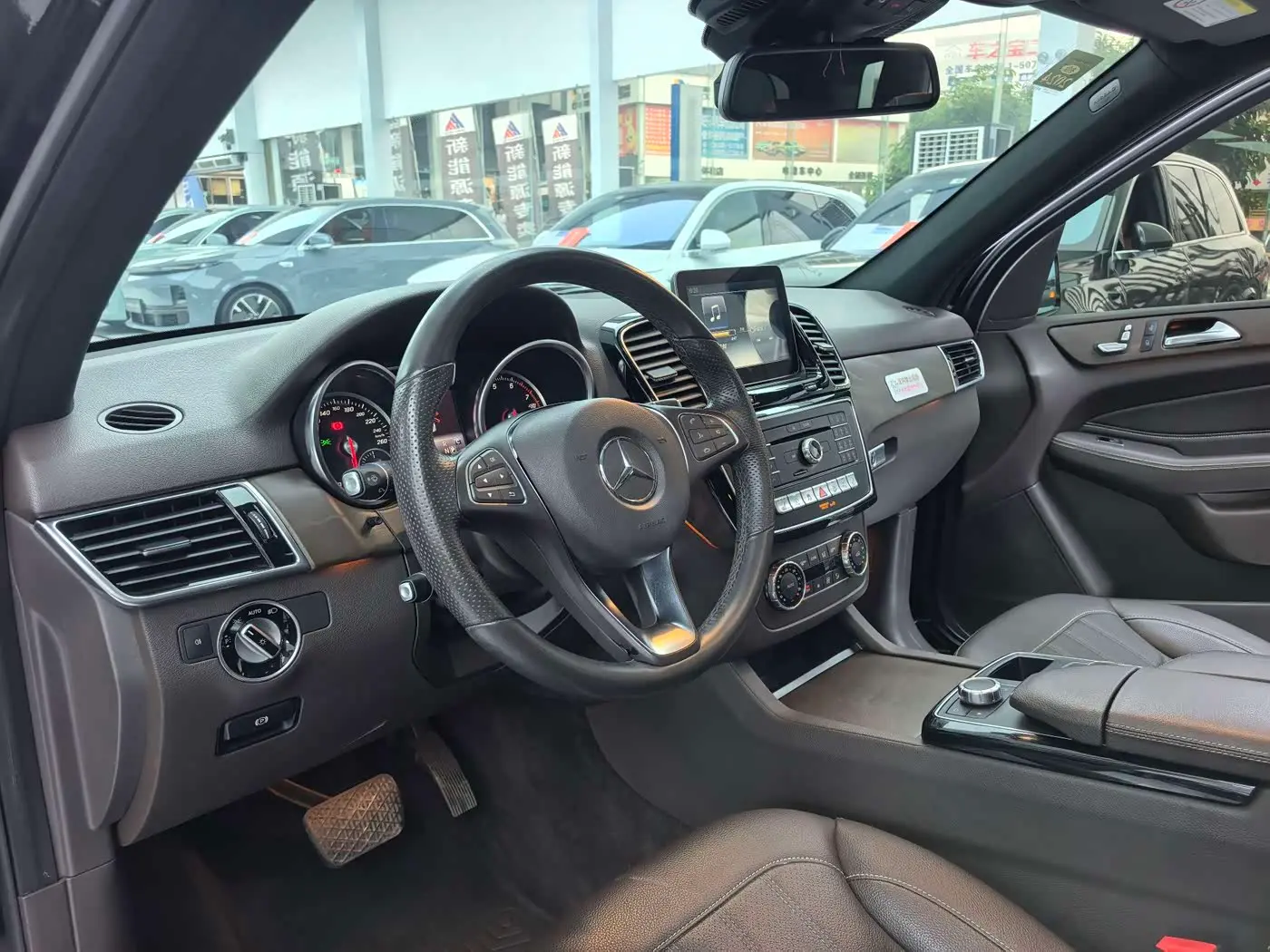 Mercedes-Benz GLE 2016 — Photo 6/16