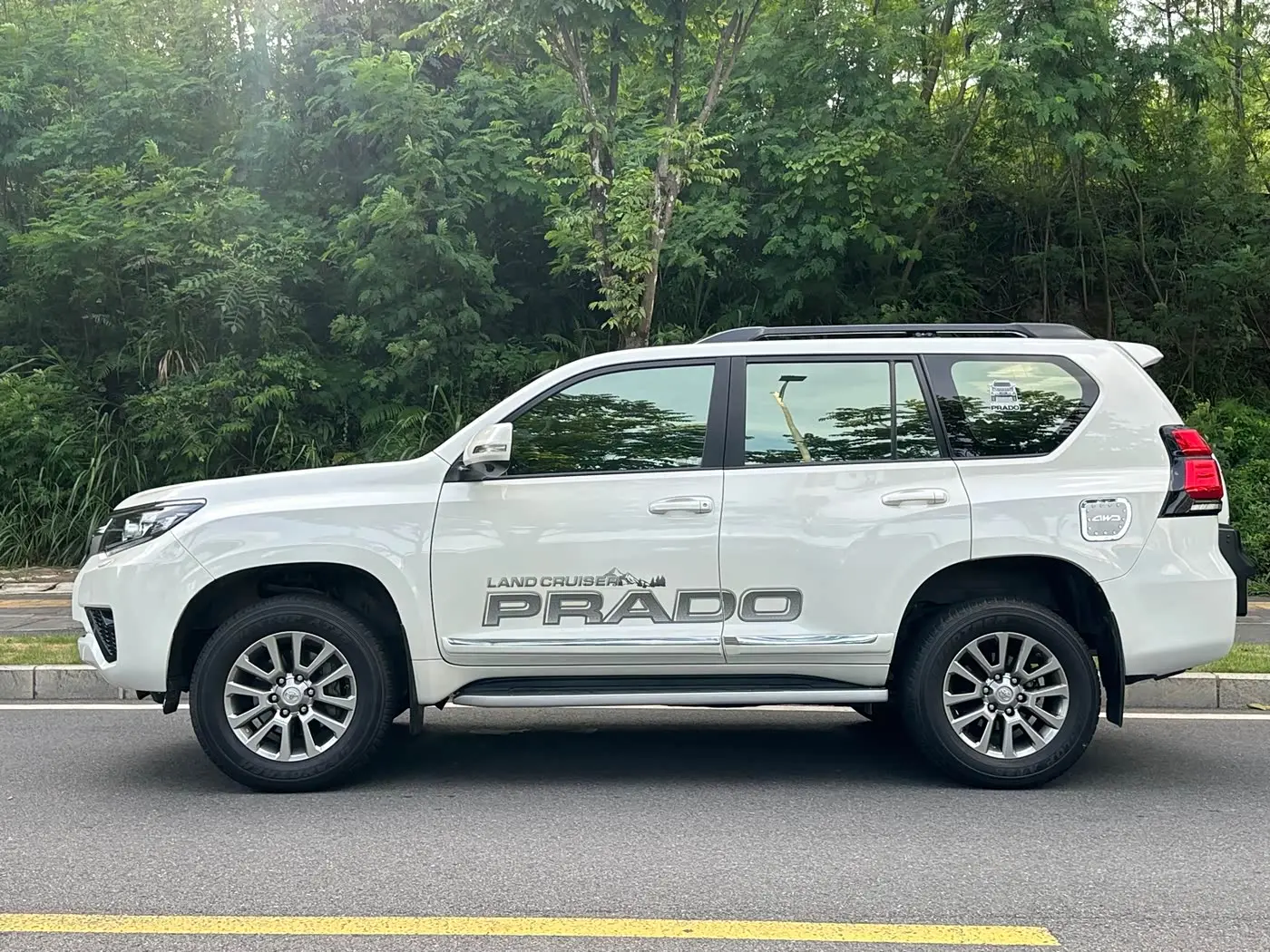 Toyota Prado 2018 — Photo 4/18