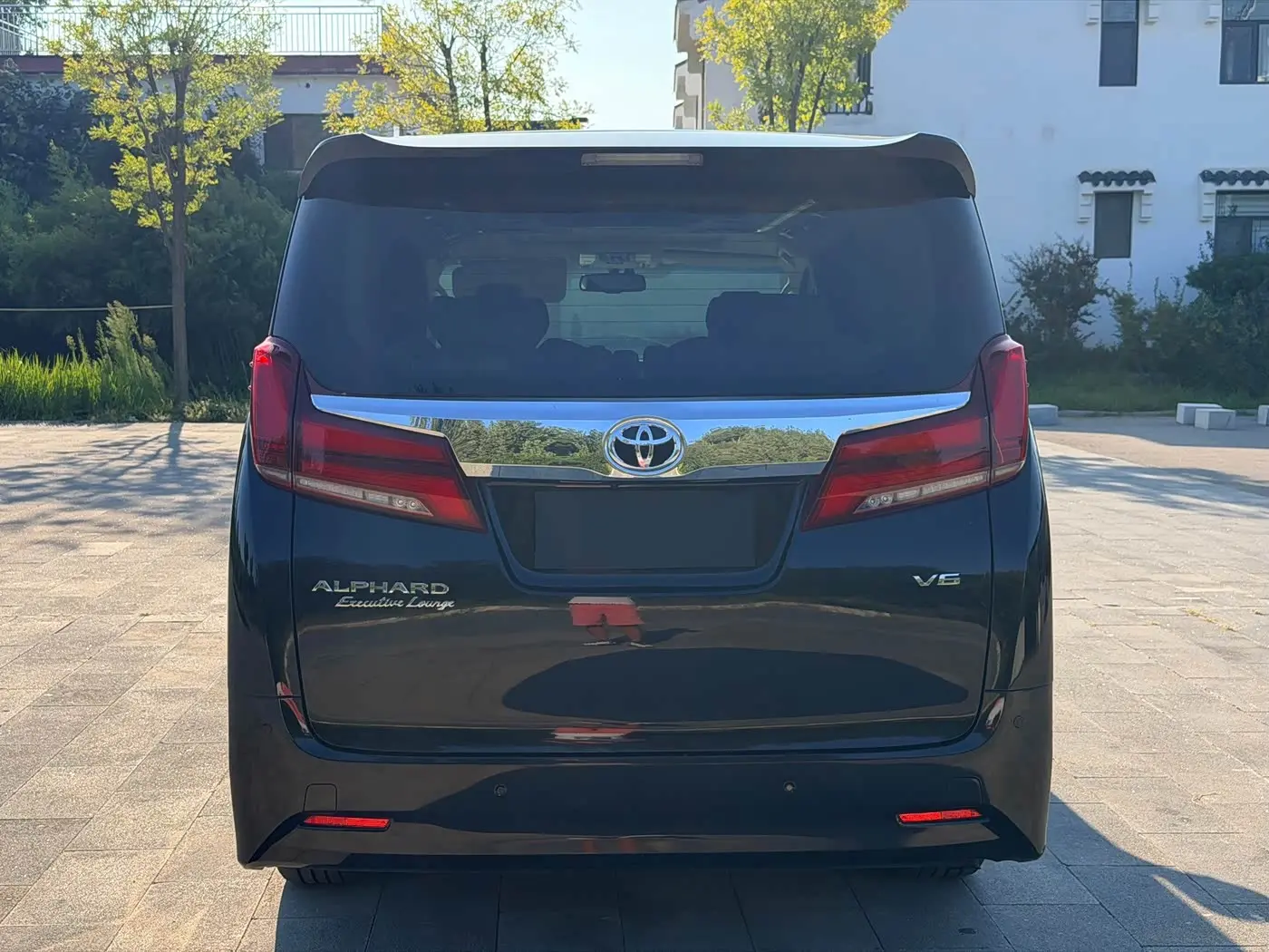 Toyota Alphard 2015 — Photo 5/15
