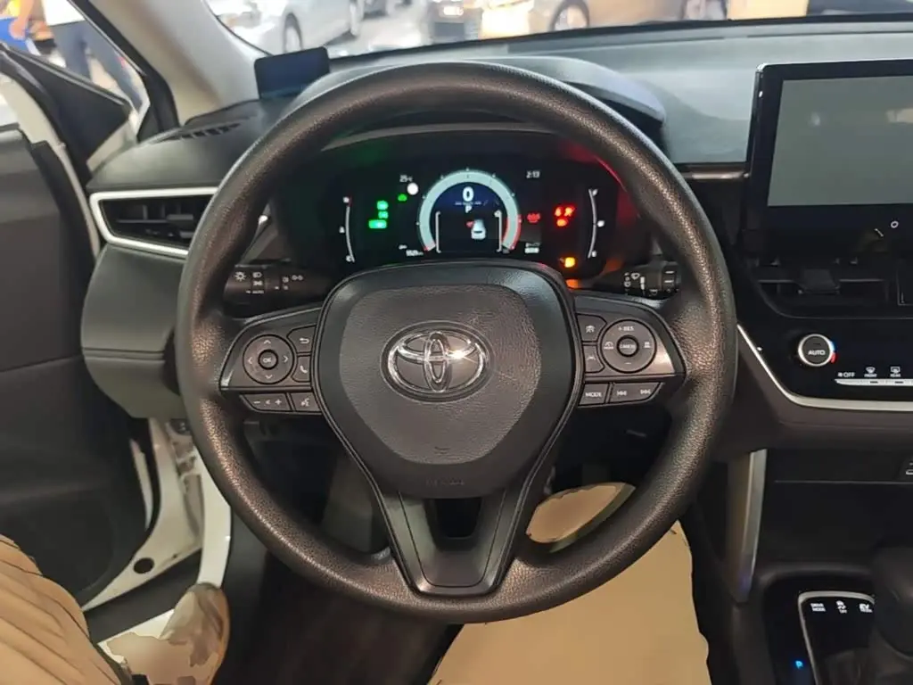 Toyota Corolla Cross 2025 — Фото 11/20