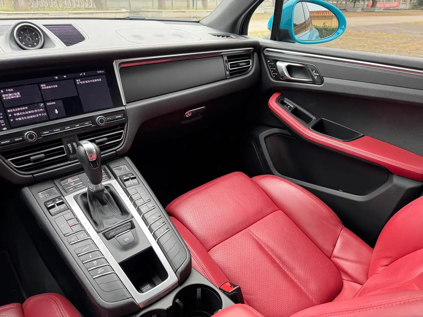 Porsche Macan 2021 — Photo 9/13