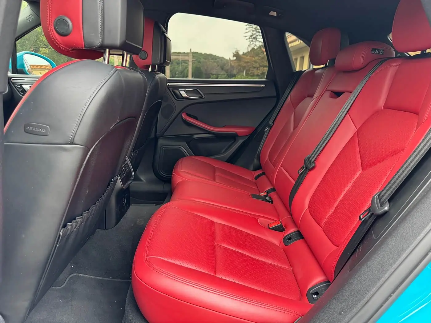 Porsche Macan 2021 — Photo 10/13