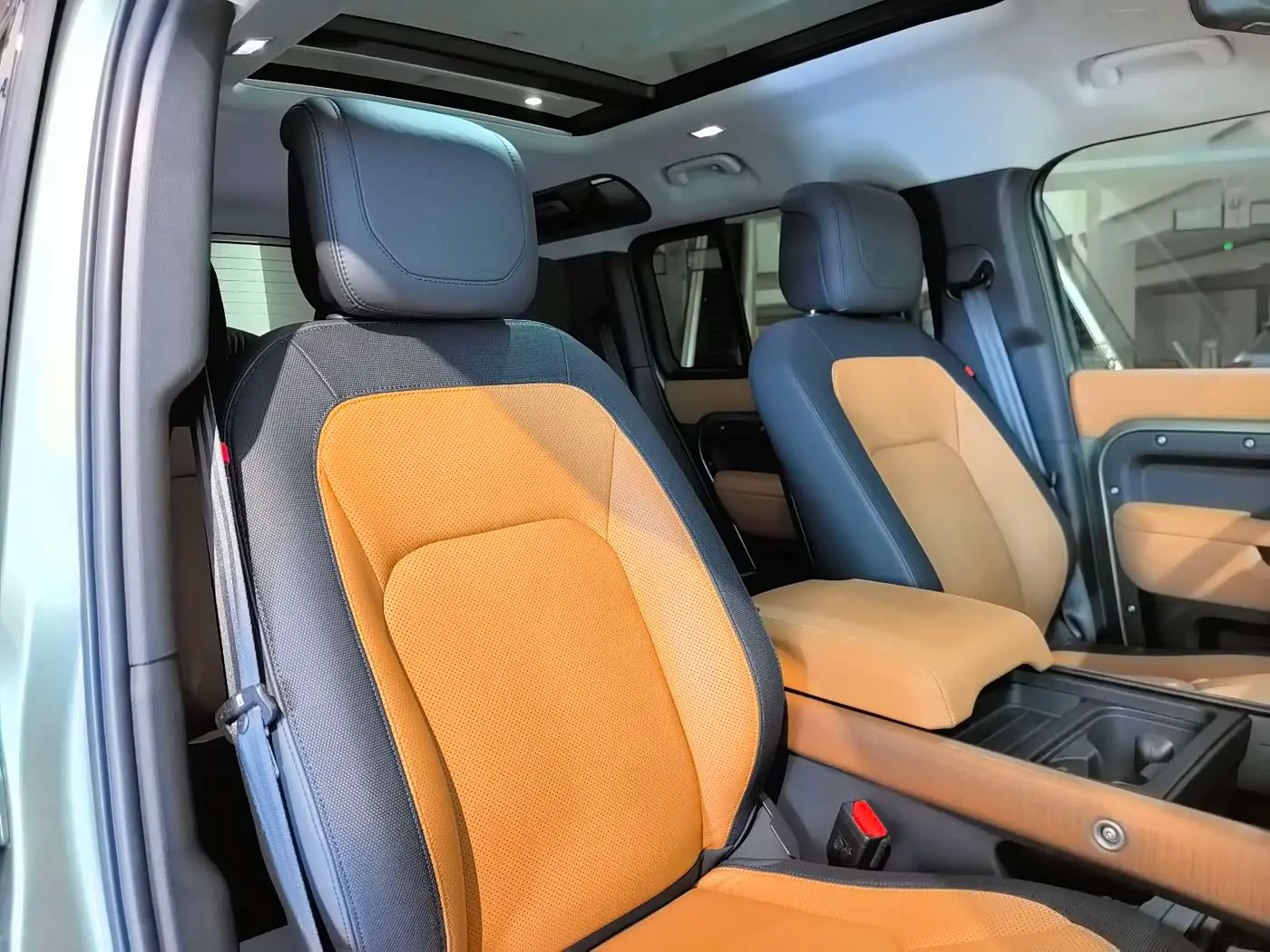 Land Rover Defender 2022 — Фото 15/19