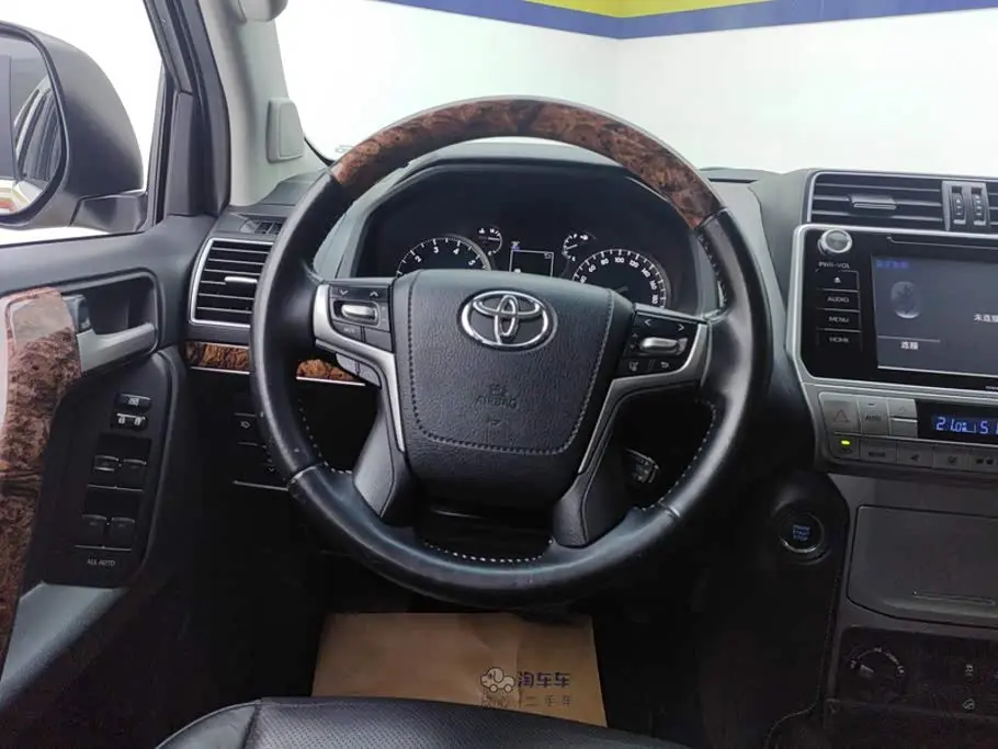 Toyota Prado 2019 — Photo 15/16