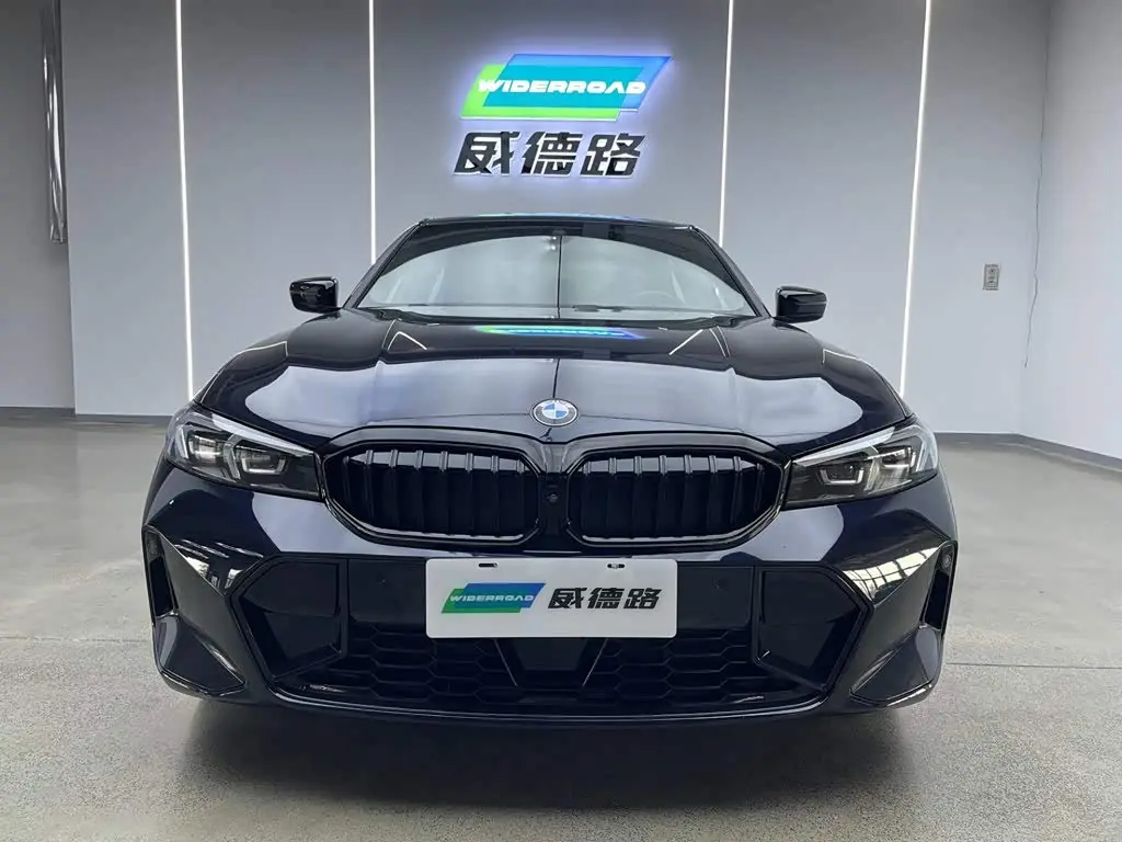 BMW 3 Series 2025 — Photo 2/20