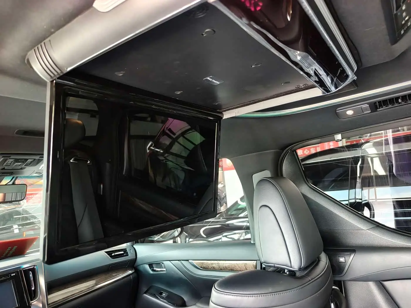 Toyota Alphard 2018 — Photo 14/20