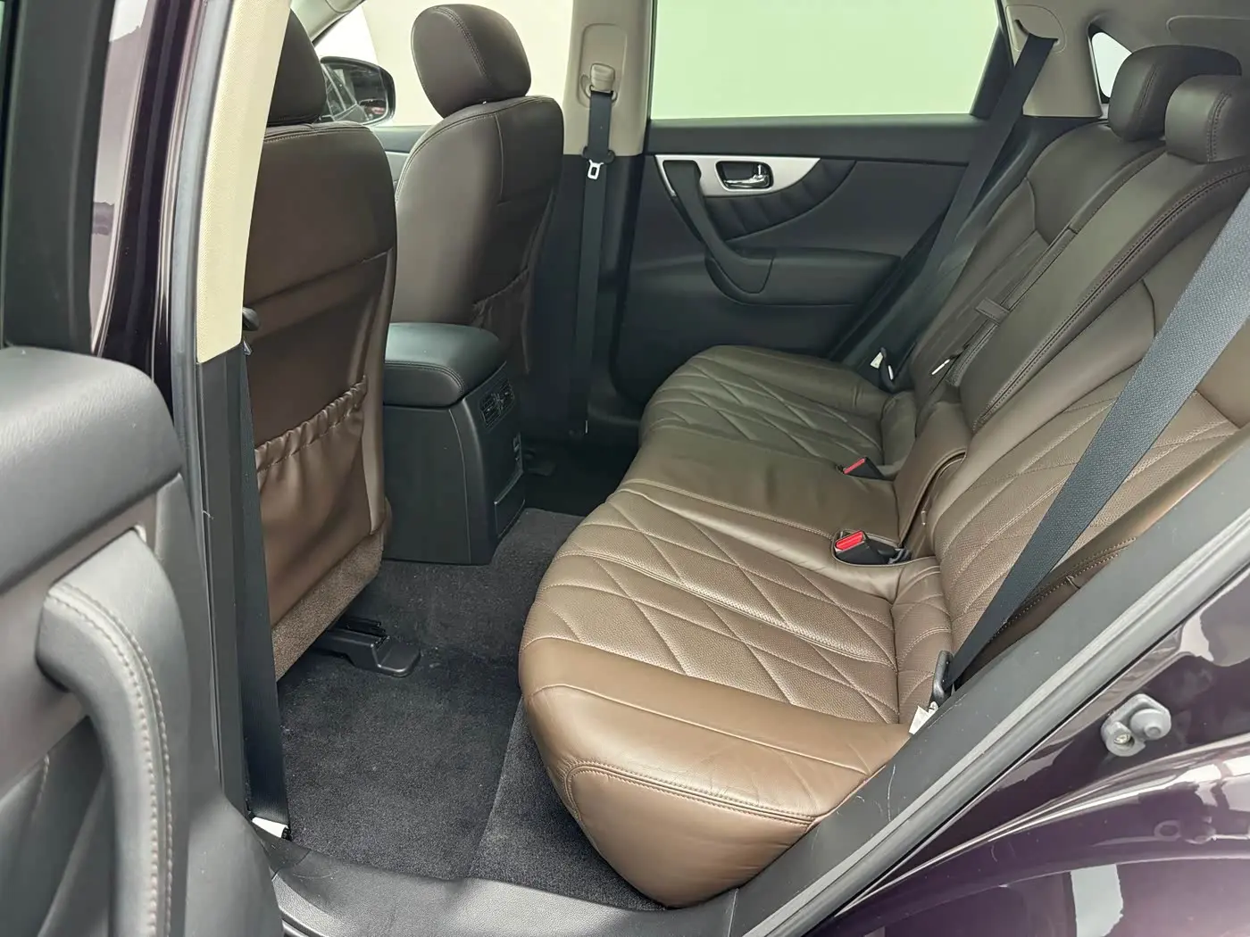 Infiniti QX70 2014 — Photo 11/18