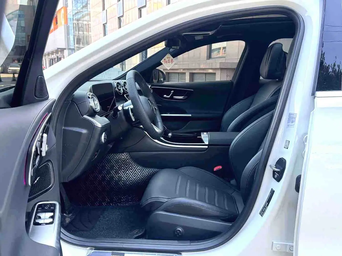 Mercedes-Benz C-Class 2023 — Фото 9/15