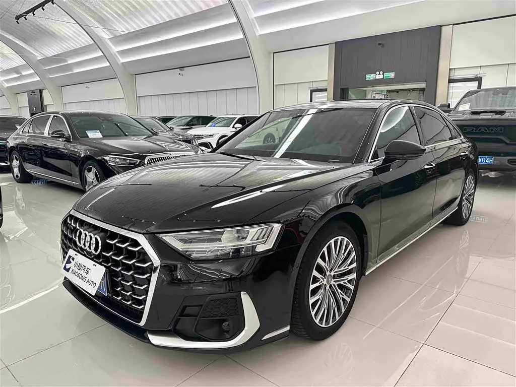 Audi A8 2022 — Photo 1/20