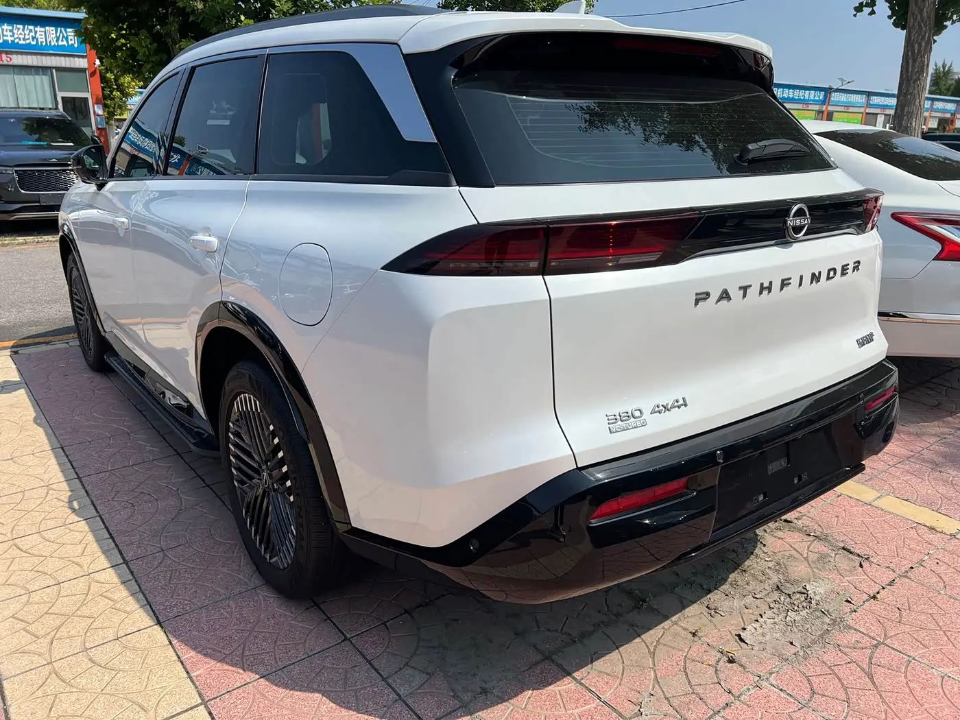 Nissan Terra 2024 — Photo 6/14