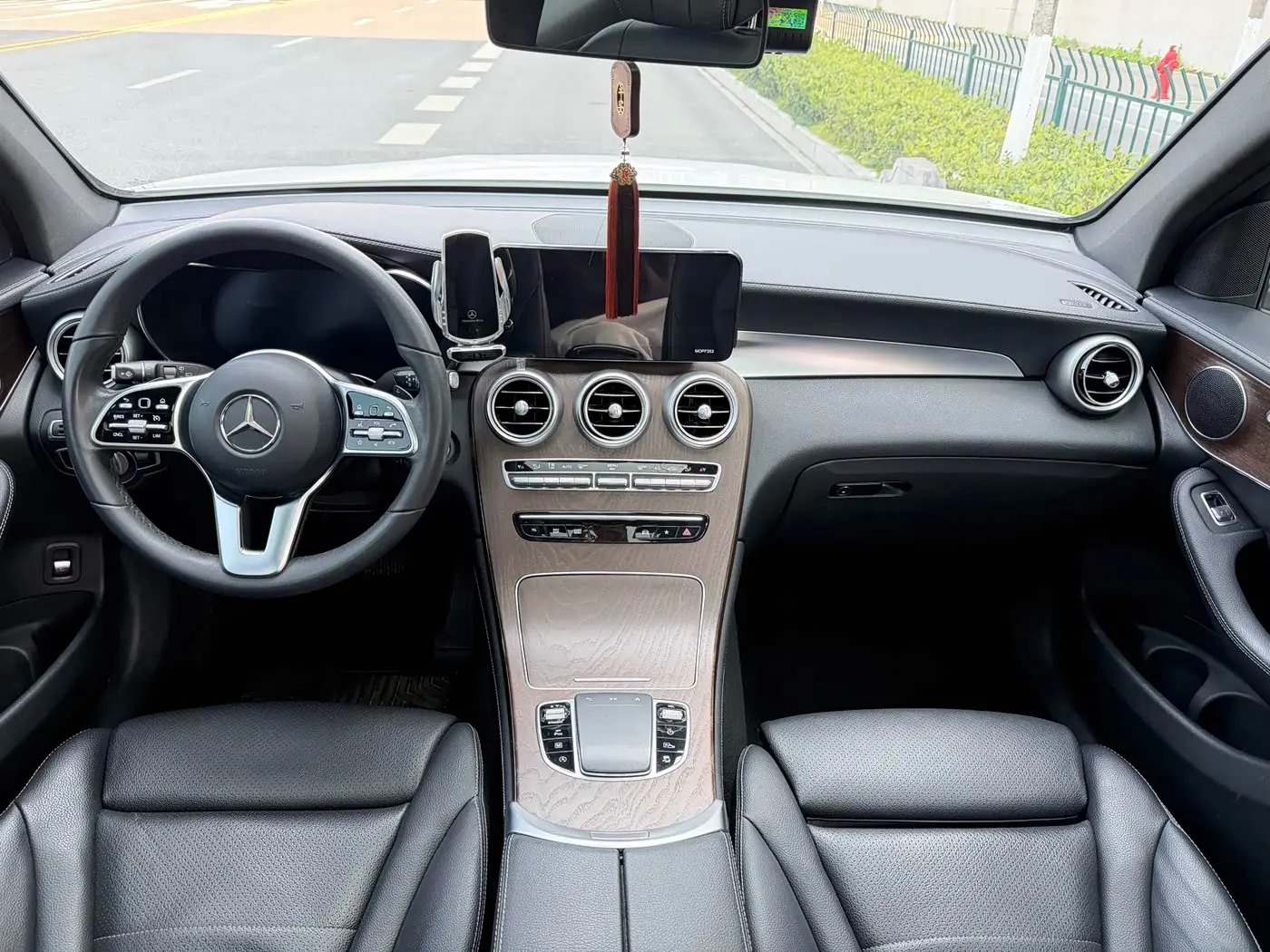 Mercedes-Benz GLC 2021 — Photo 12/20