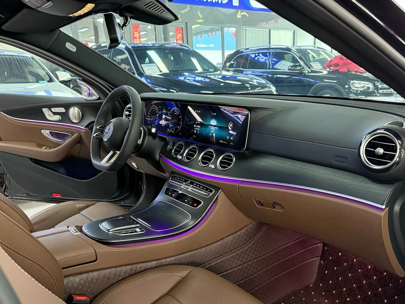 Mercedes-Benz E-Class 2023 — Photo 11/15