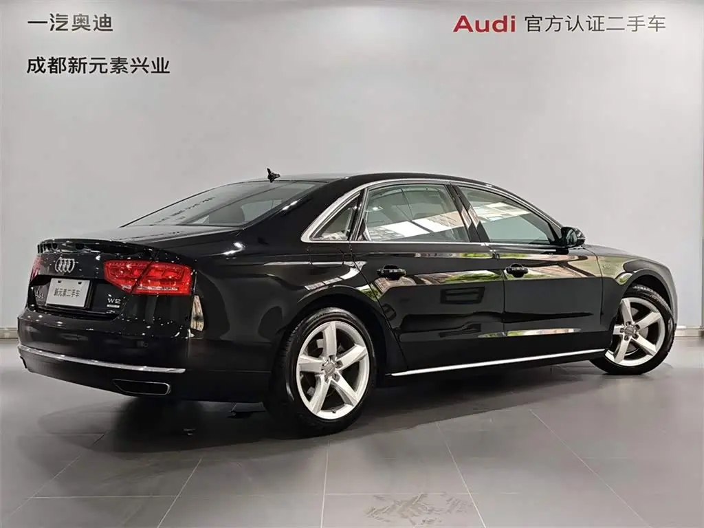 Audi A8 2012 — Фото 4/14