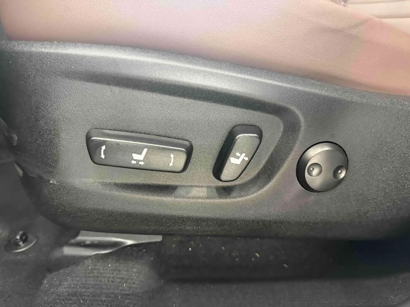 Lexus NX 2020 — Photo 10/20