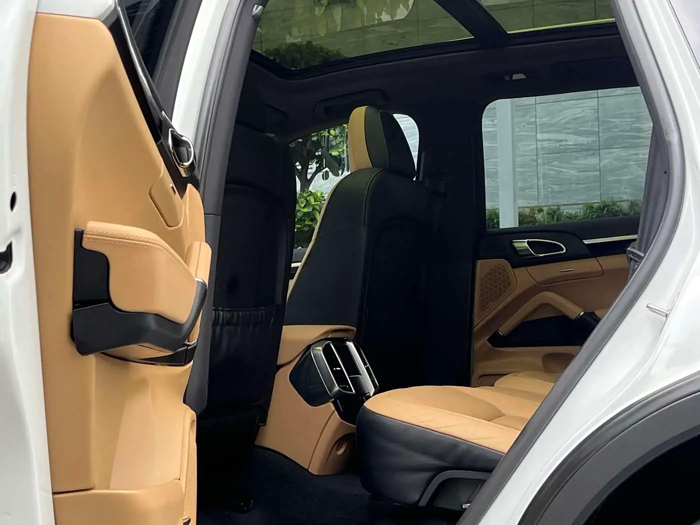 Porsche Cayenne 2016 — Фото 10/20