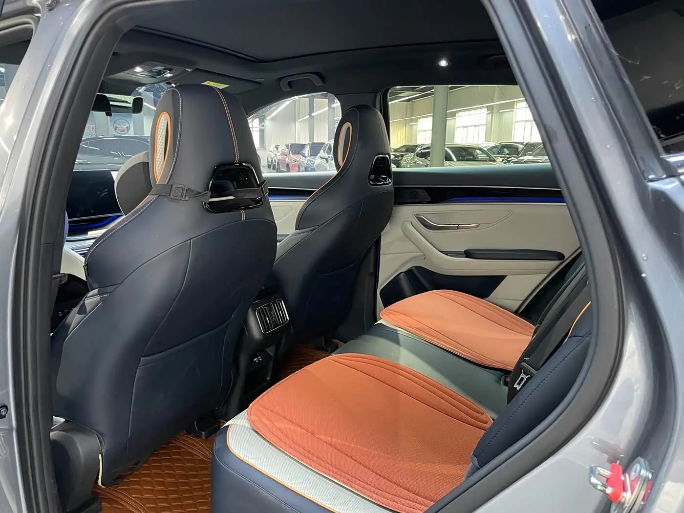 BYD Song PLUS PHEV 2023 — Photo 8/17