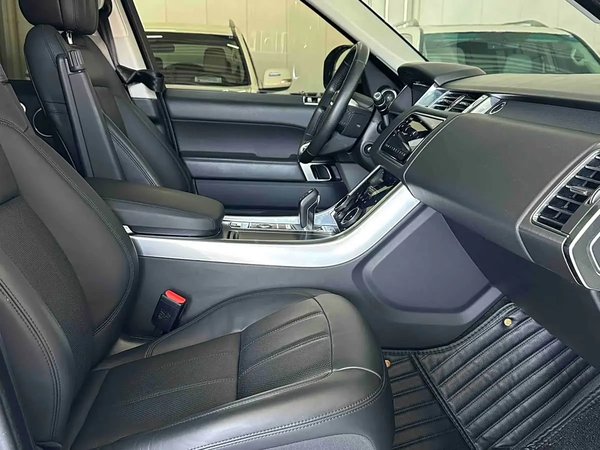 Land Rover Range Rover Sport 2019 — Photo 8/20