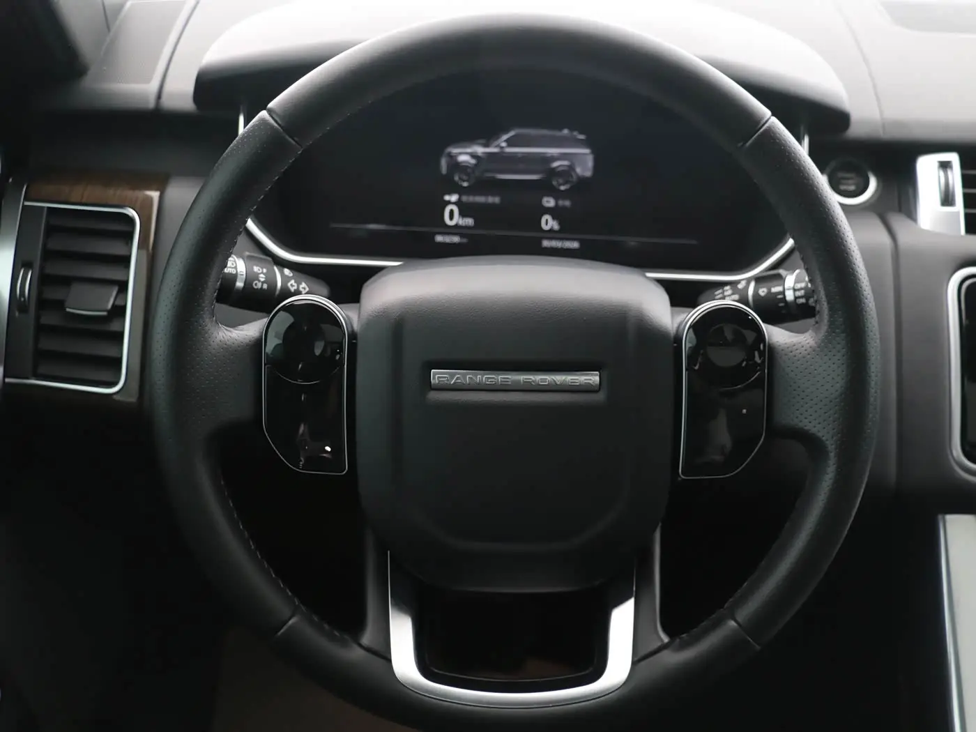 Land Rover Range Rover Sport PHEV 2018 — Photo 10/16