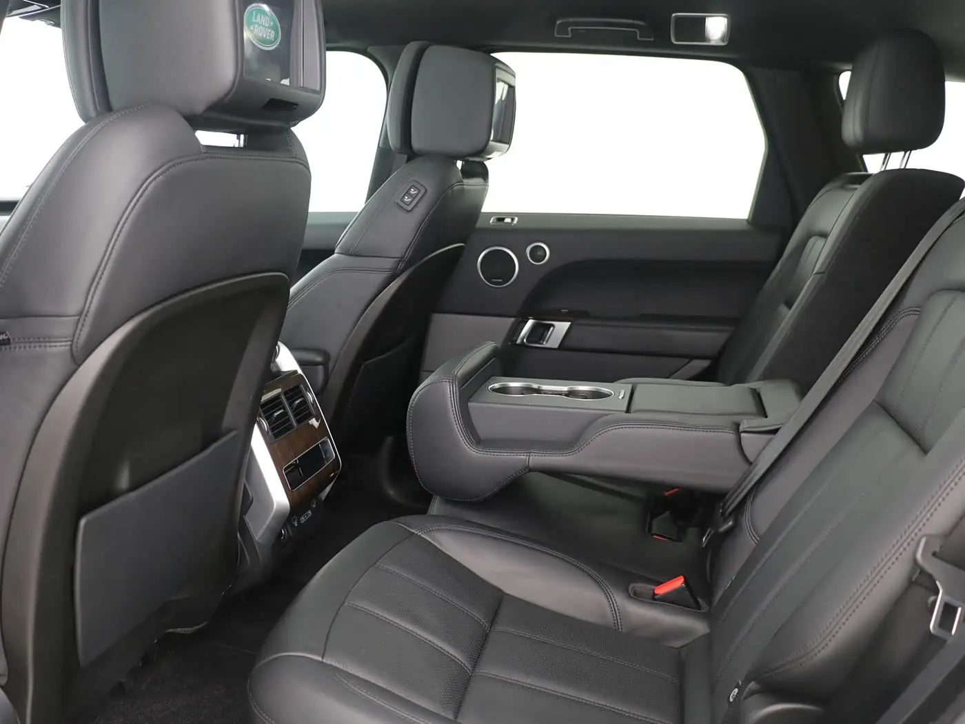 Land Rover Range Rover Sport PHEV 2018 — Photo 6/16