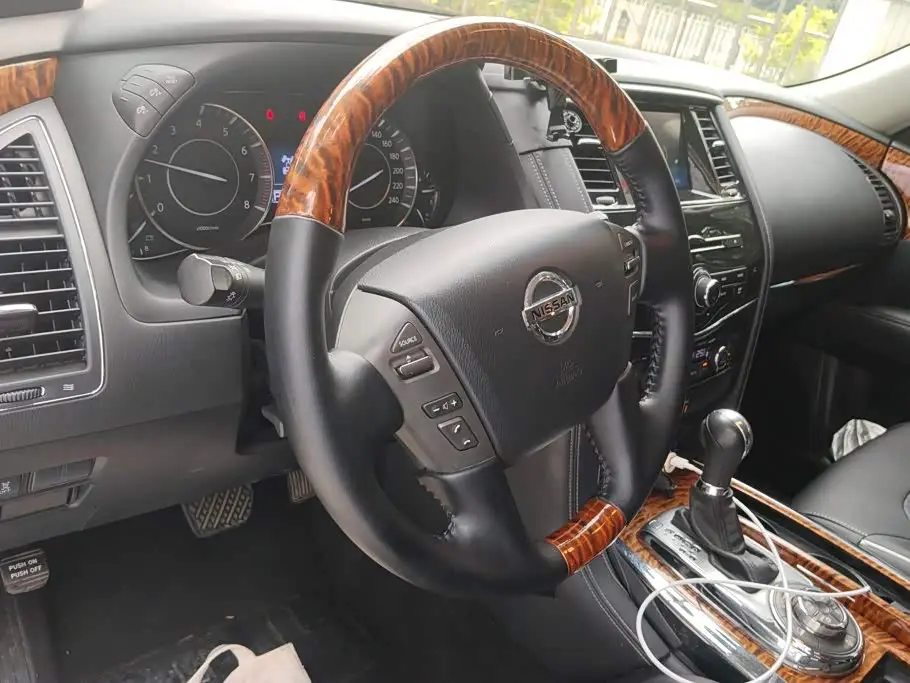 Nissan Patrol 2019 — Photo 15/16