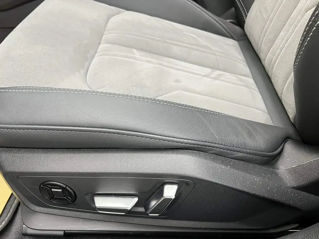 Audi A6L 2025 — Photo 18/20