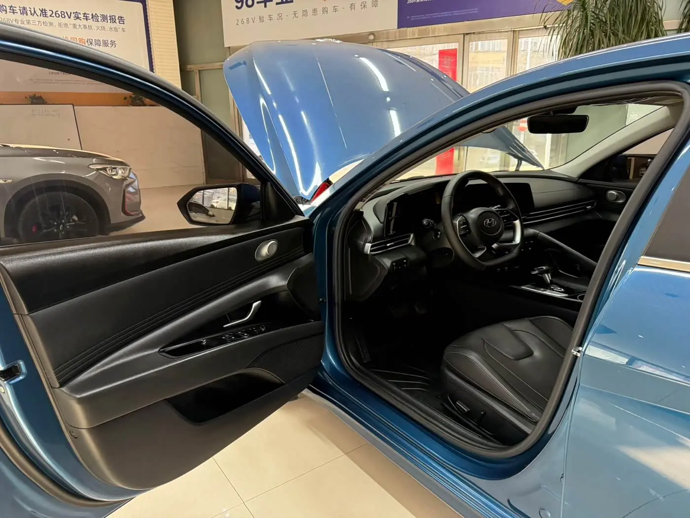 Hyundai Elantra 2022 — Photo 8/20