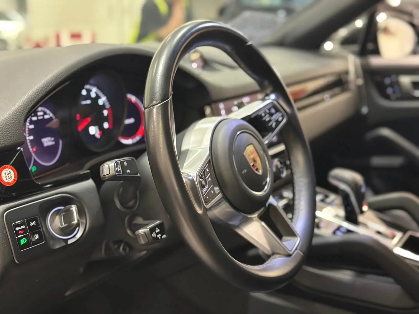 Porsche Cayenne 2021 — Photo 9/18