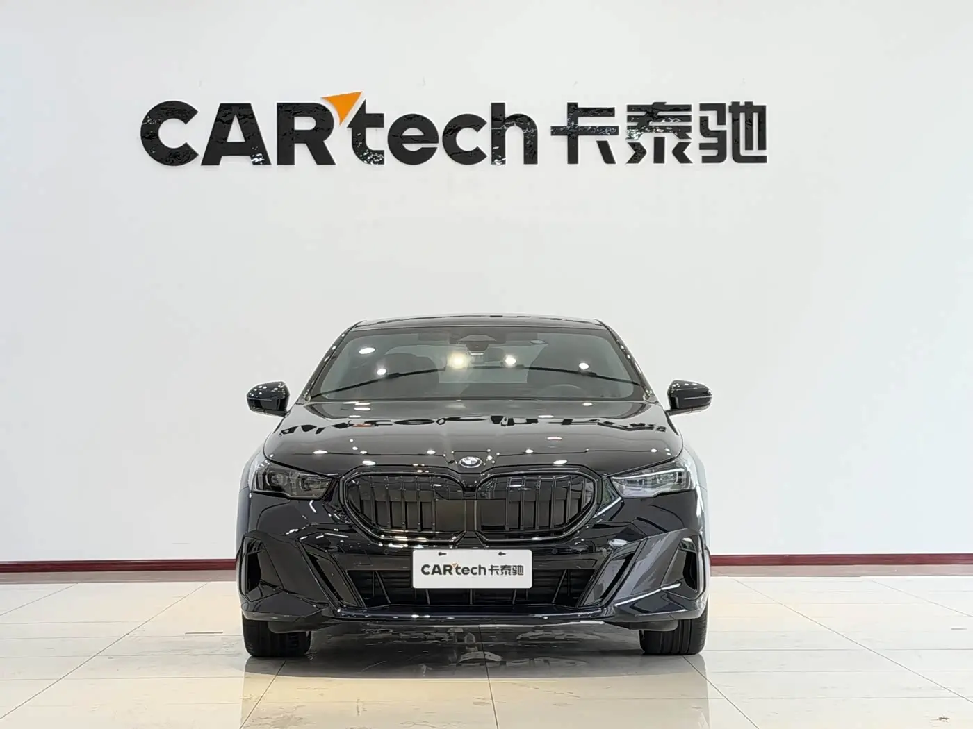 BMW 5 Series 2025 — Photo 2/20