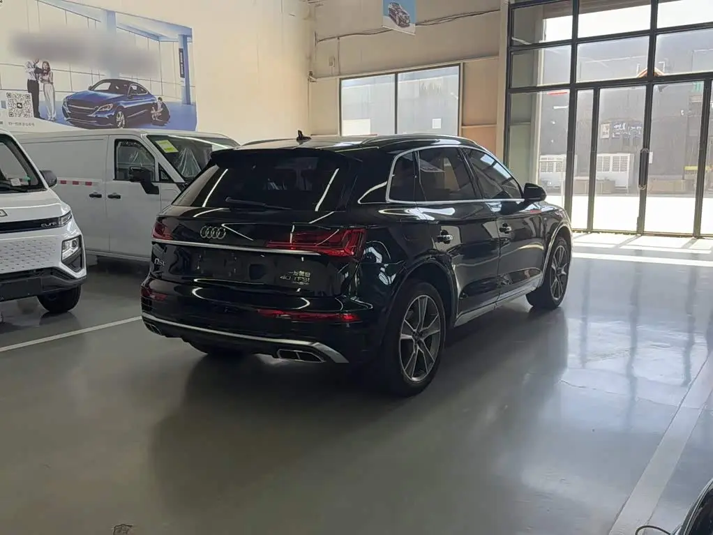Audi Q5L 2022 — Фото 10/17